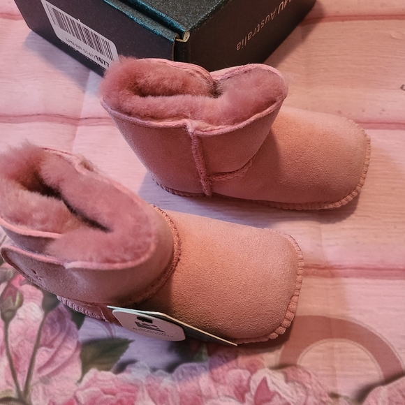 Emu Other - New in box emu pink baby boots 12-18 m